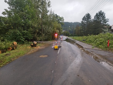 Úsek cesty na Přerovec je zprovozněn v jednom pruhu